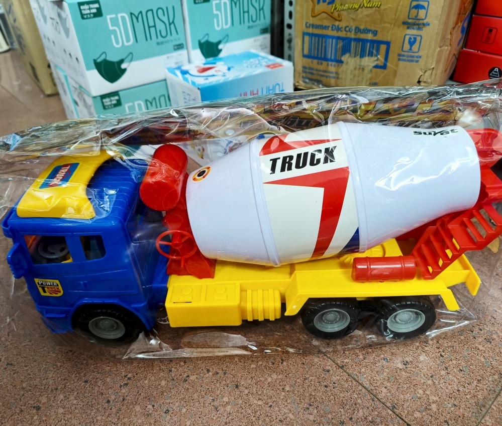 Xe trộn bê tông cỡ to