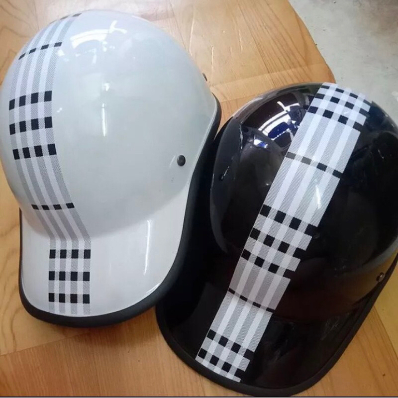 Mũ bảo hiểm kẻ