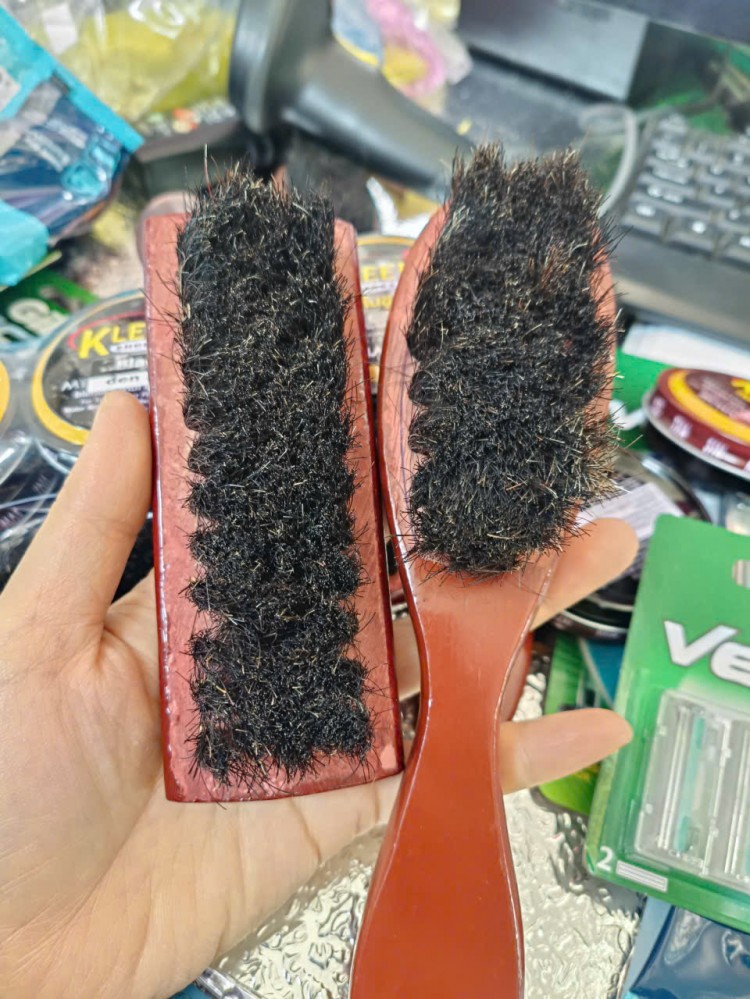 Bàn chải đánh giầy