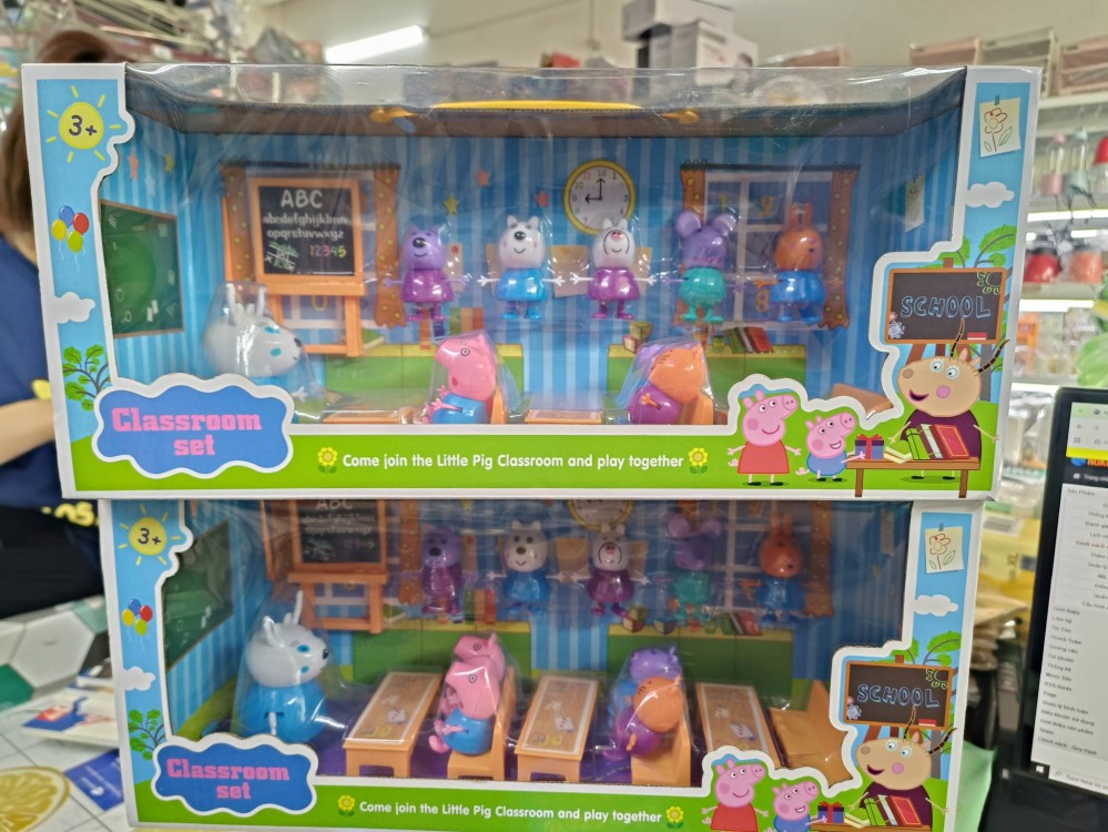 Hộp đồ chơi lớp học lợn pig