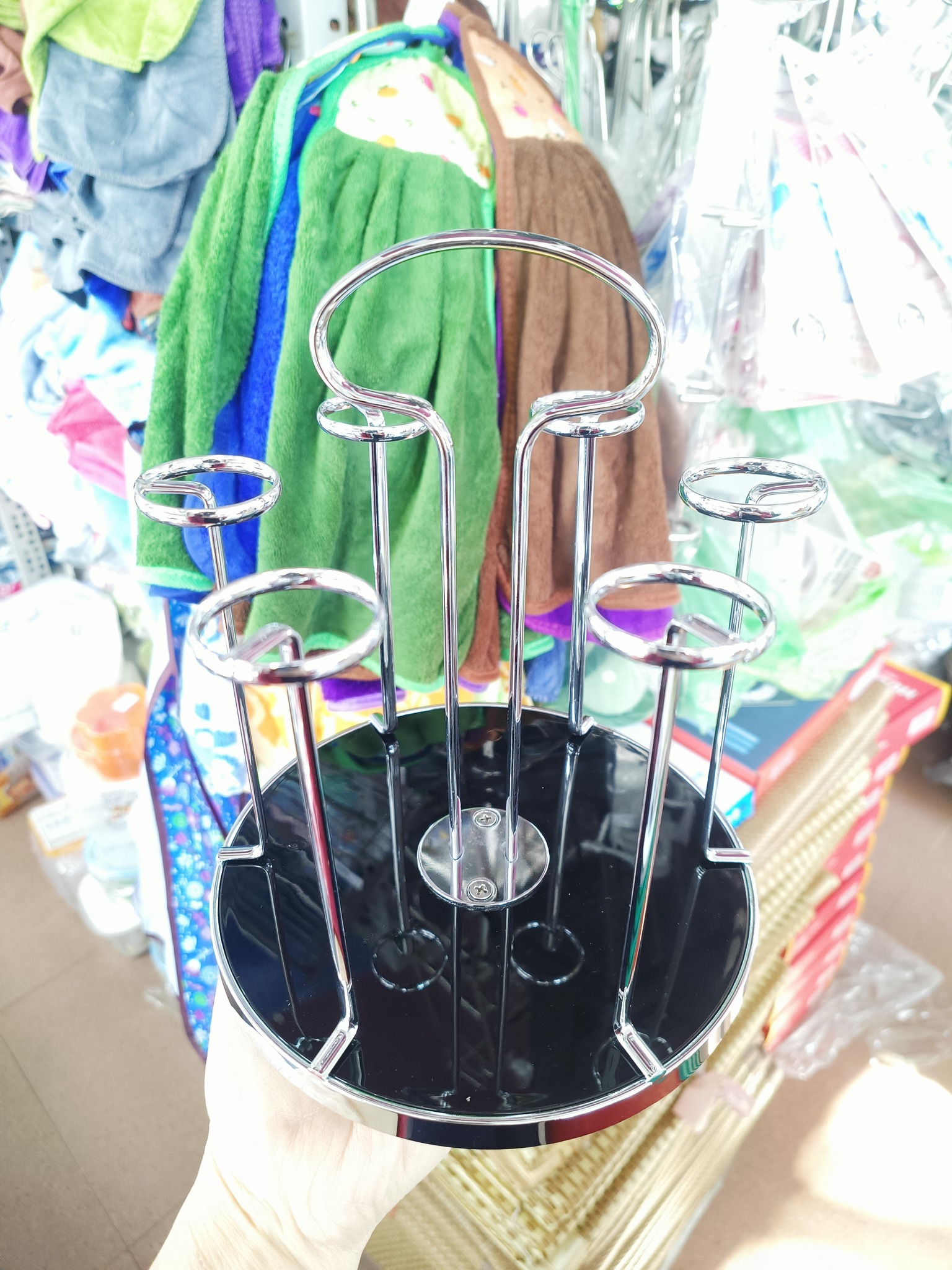 Khay cắm cốc xoay bé