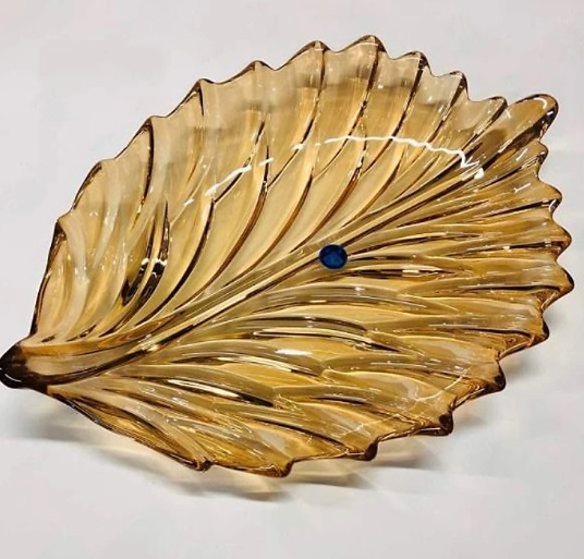 Đĩa thủy tinh lá vàng 30x20cm
