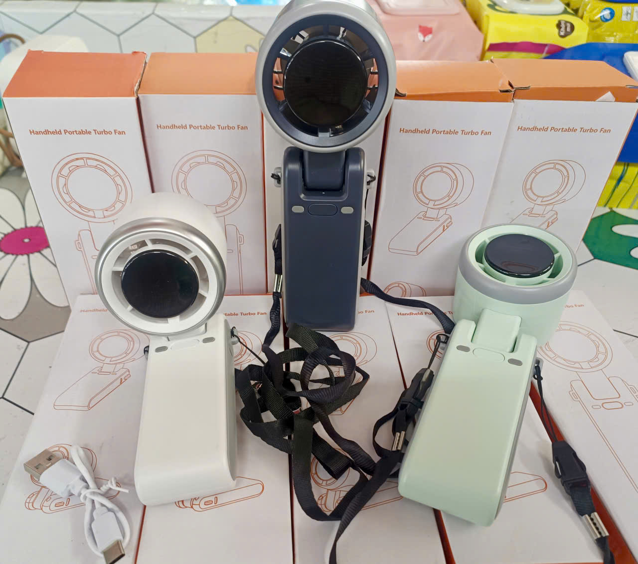 Quạt tích điện cầm tay 5 chế độ