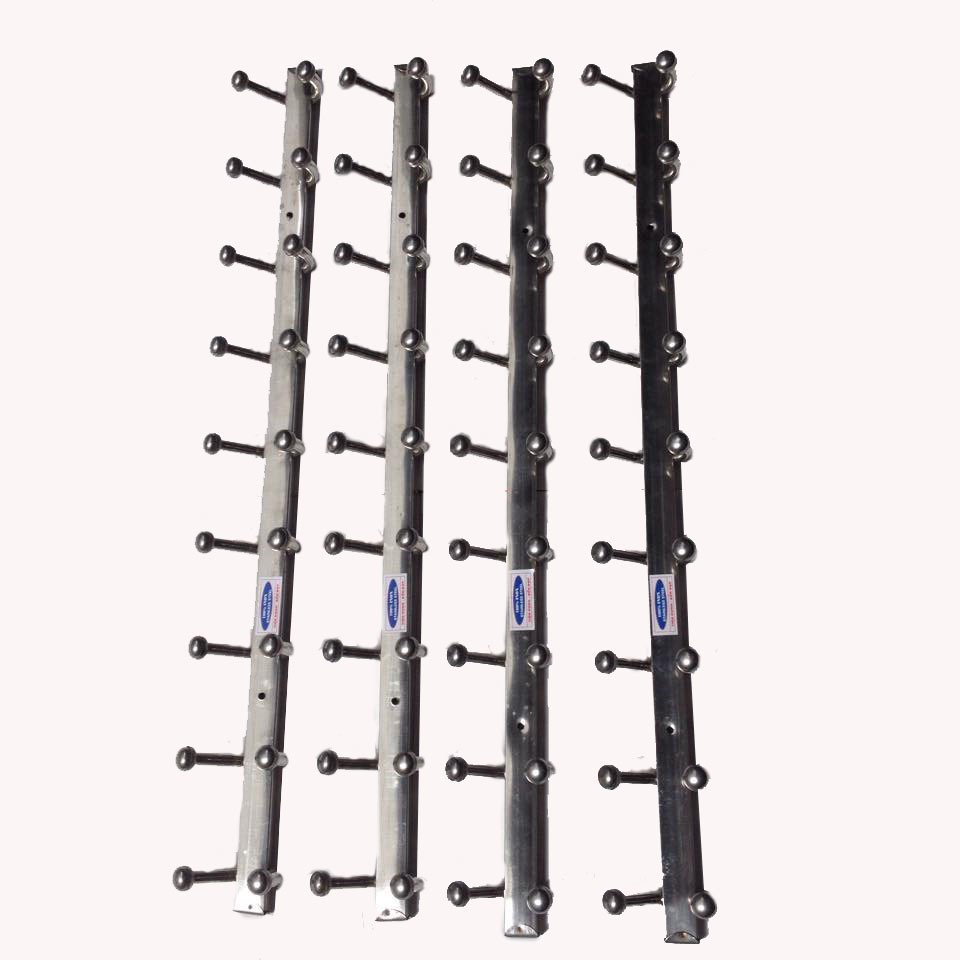 Mắc inox khoan tường 9 chạc to