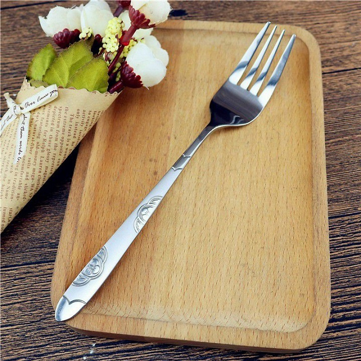Dĩa inox cán dài dập hoa (to)